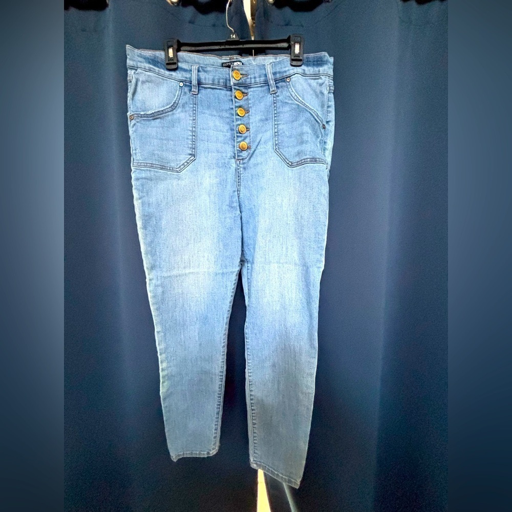 NWOT Fashion Nova Button fly Jeans - Picture 1 of 4